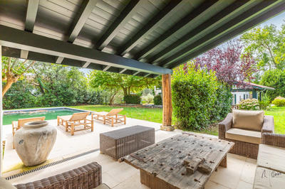 Maison - 240 m² - 8 pièces