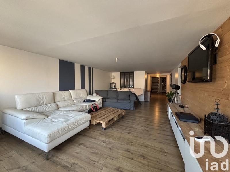 Maison - 249 m² - 8 pièces