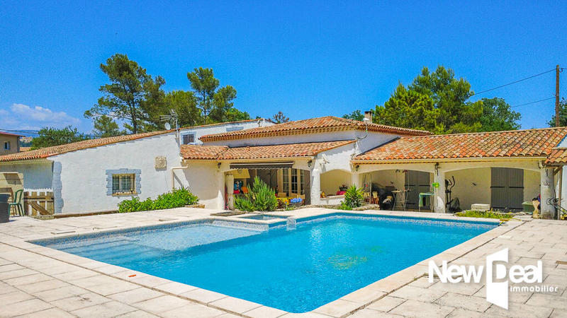 Maison - 200 m² - 7 pièces