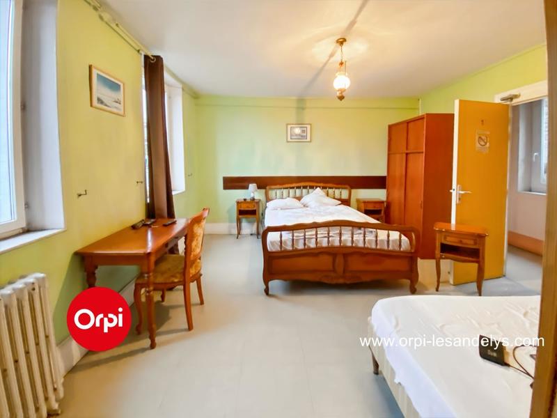 Maison - 218 m² - 9 pièces