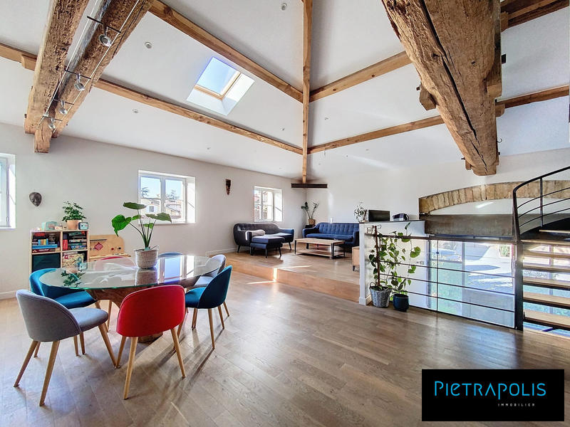 Maison - 236 m² - 7 pièces