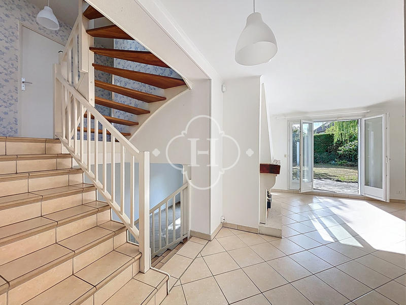 Maison - 195 m² - 7 pièces