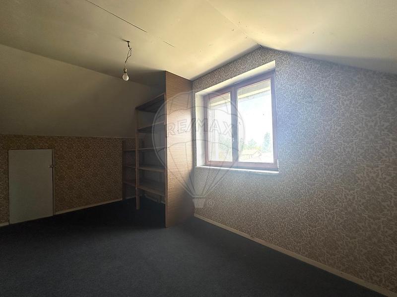 Maison - 181 m² - 9 pièces