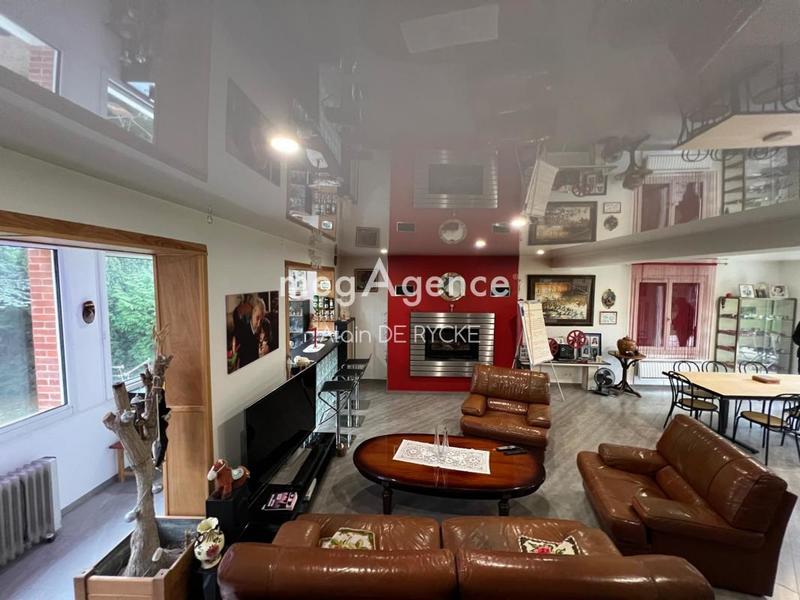 Pavillon - 220 m² - 7 pièces