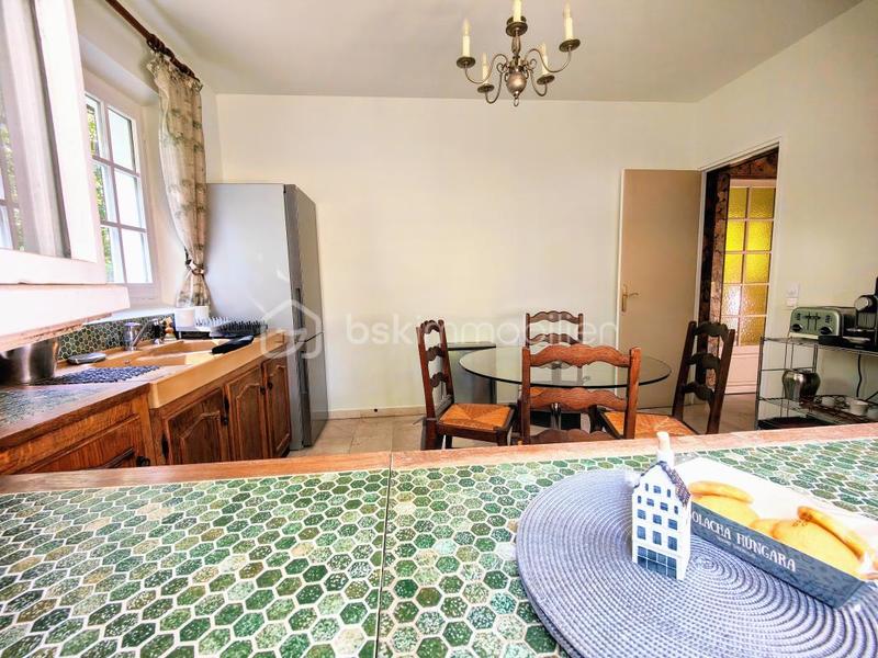 Propriété - 234 m² - 11 pièces