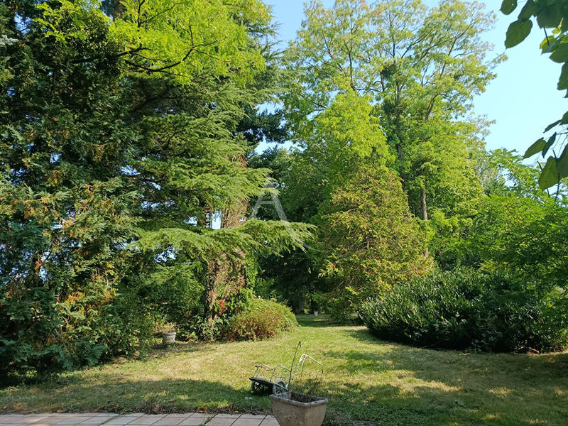 Maison - 170 m² - 8 pièces