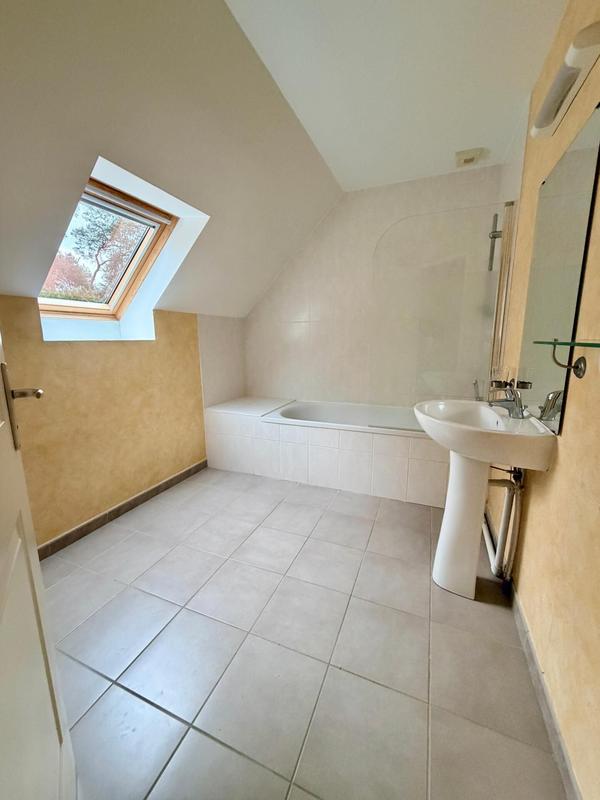 Maison - 93 m² - 5 pièces