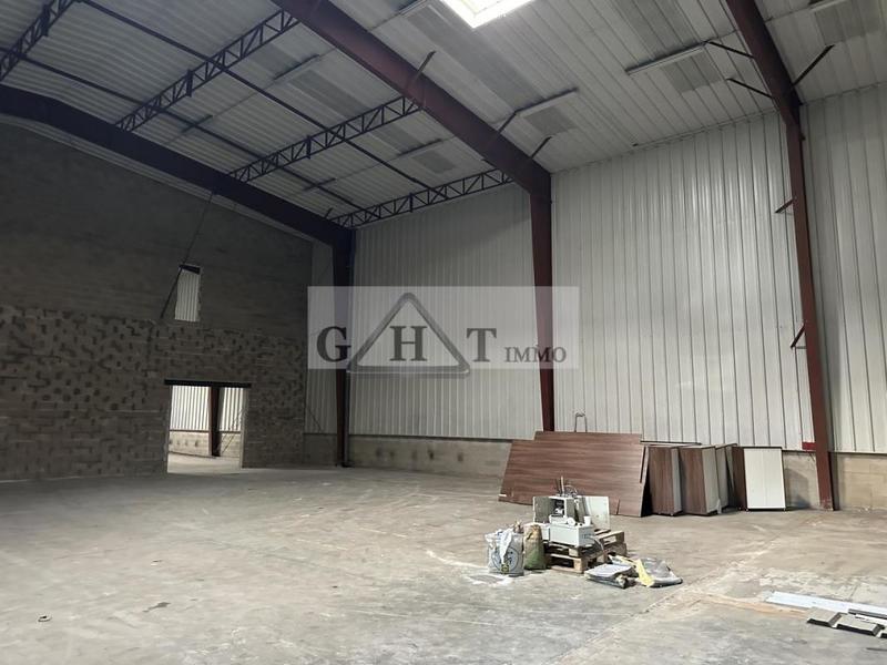 Entrepôt - 1 411 m²