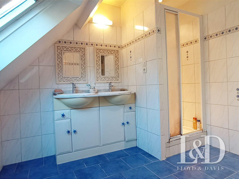 Maison - 170 m² - 6 pièces