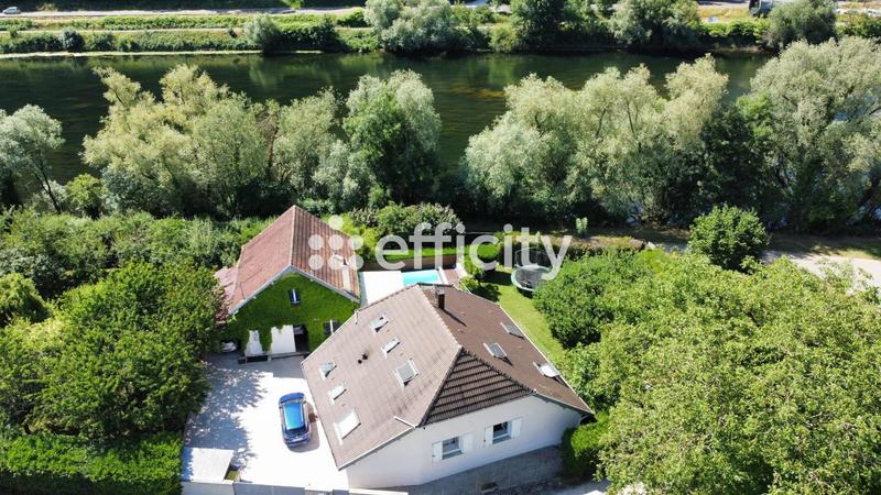 Maison - 200 m² - 7 pièces