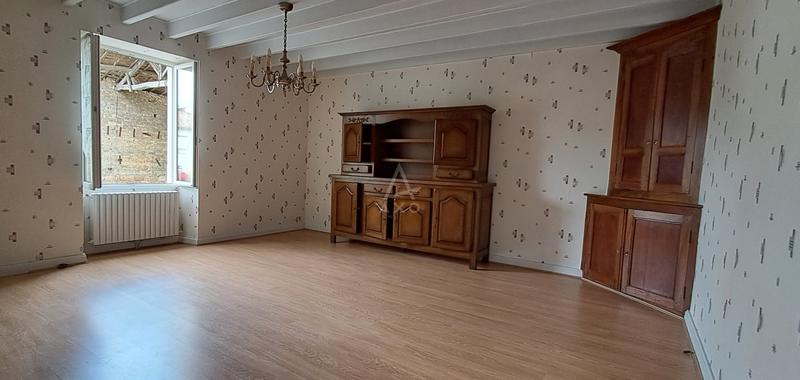 Maison en pierre - 207 m² - 7 pièces