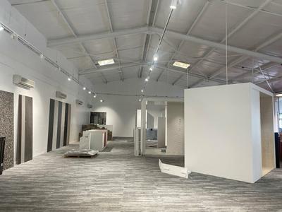 Local commercial - 606 m²