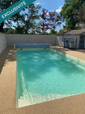 Maison - 225 m² - 9 pièces