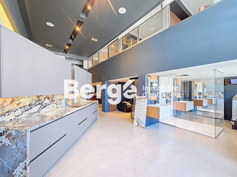 Local commercial - 200 m²