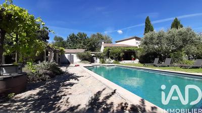 Maison - 218 m² - 7 pièces