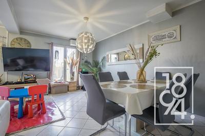 Maison - 101 m² - 5 pièces