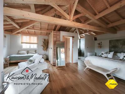 Maison - 240 m² - 7 pièces