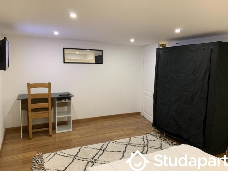 Chambre - 12 m² - 1 pièce