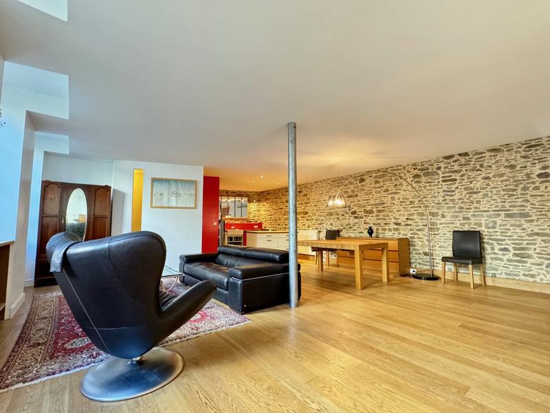 Appartement - 177 m² - 7 pièces