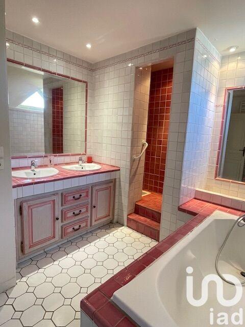 Maison - 141 m² - 5 pièces