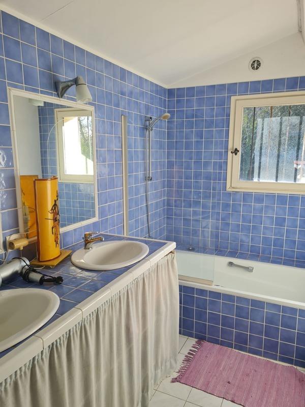 Maison - 221 m² - 9 pièces