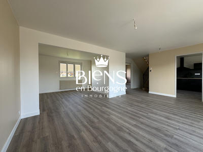 Maison traditionnelle - 95 m² - 5 pièces