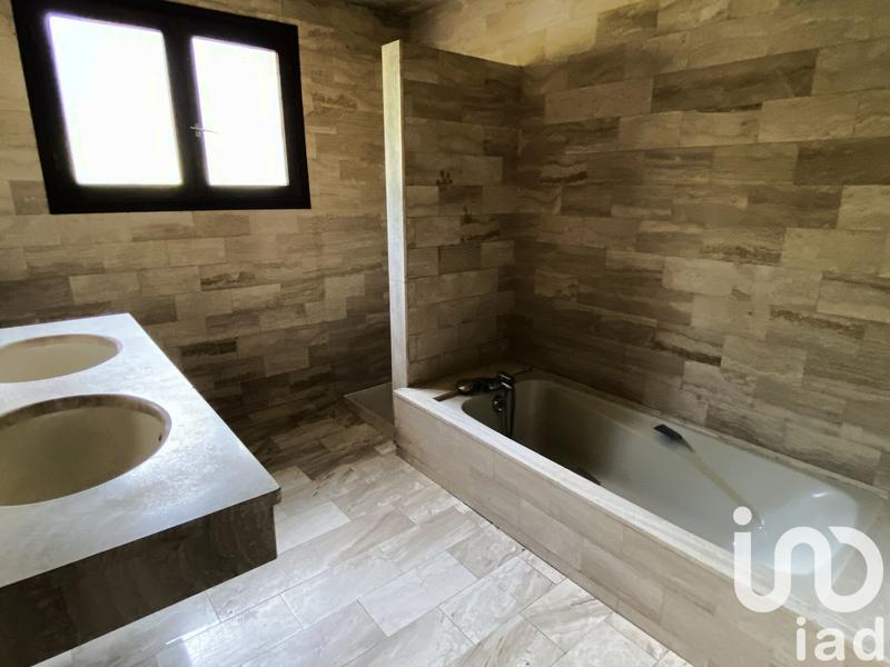 Maison - 216 m² - 7 pièces