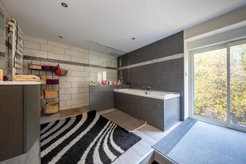 Maison - 253 m² - 7 pièces