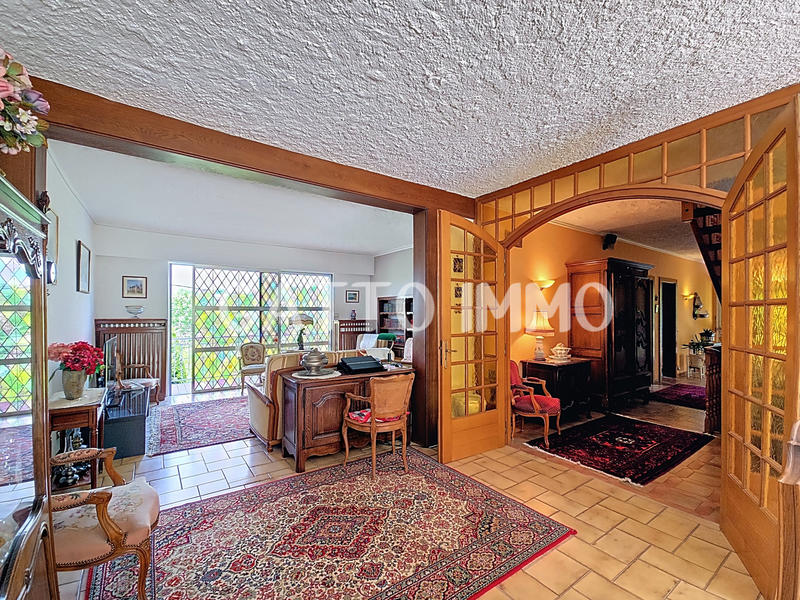 Maison - 200 m² - 8 pièces