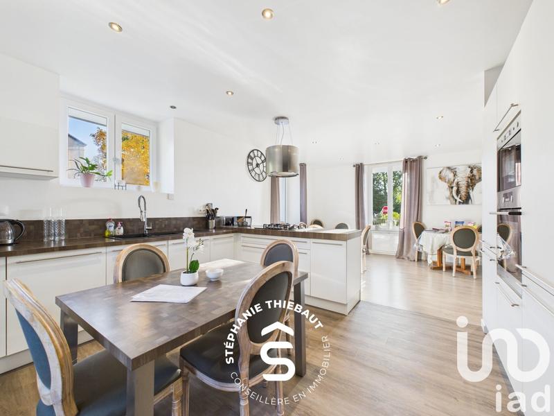 Maison - 245 m² - 9 pièces