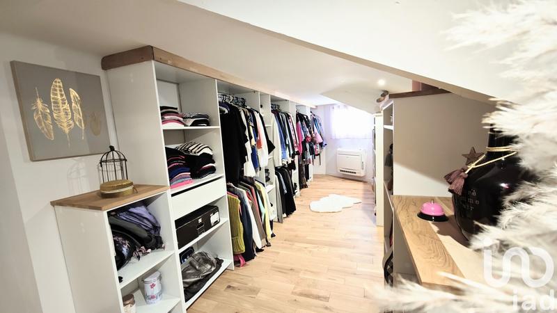 Maison - 240 m² - 10 pièces