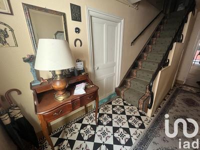 Maison - 235 m² - 7 pièces