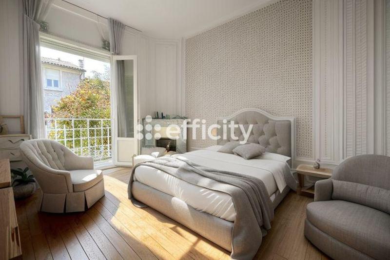 Maison bourgeoise - 160 m² - 8 pièces