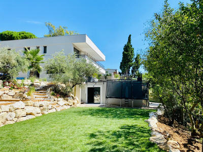 Maison - 336 m² - 9 pièces