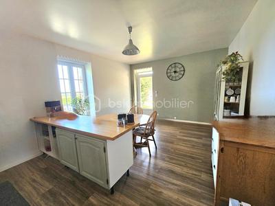 Propriété - 200 m² - 8 pièces