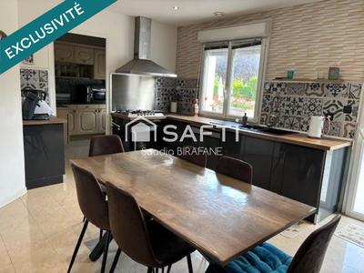 Maison - 222 m² - 7 pièces