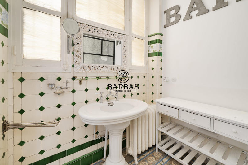 Bureau - 577 m² - 11 pièces