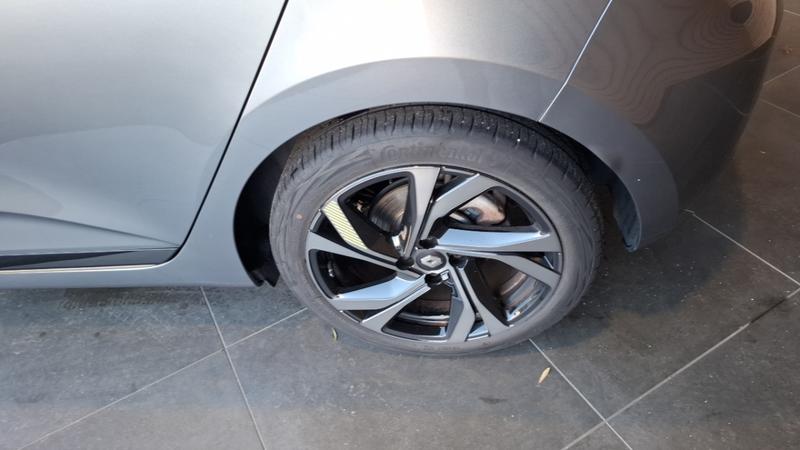 Renault Clio V E-Tech engineered full hybrid 145