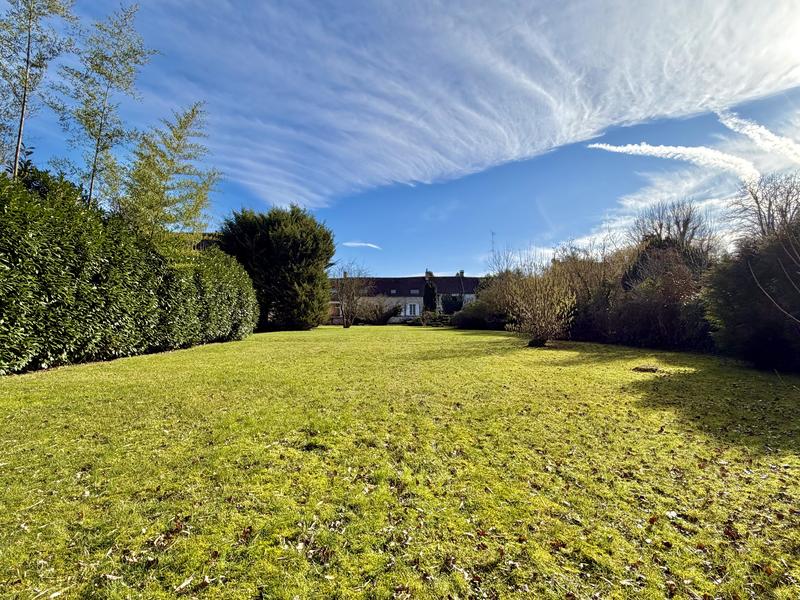 Maison en pierre - 251 m² - 10 pièces