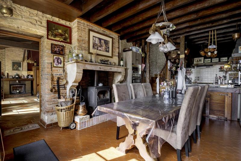 Maison - 260 m² - 8 pièces