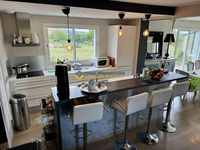 Maison ancienne - 204 m² - 8 pièces