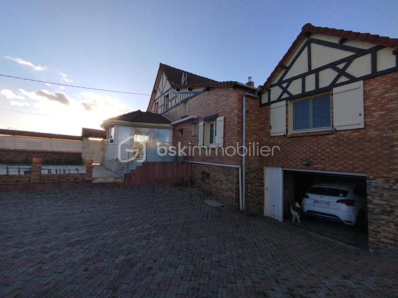 Maison traditionnelle - 127 m² - 6 pièces