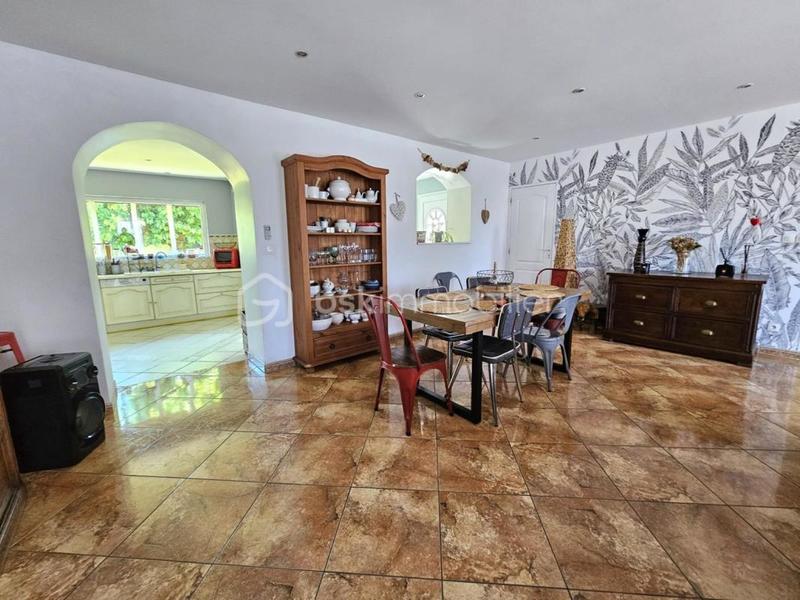 Pavillon - 140 m² - 6 pièces