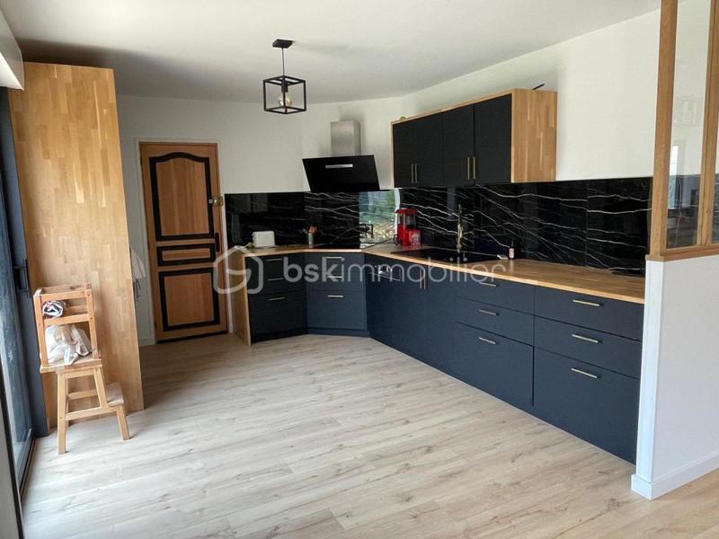 Maison - 159 m² - 8 pièces