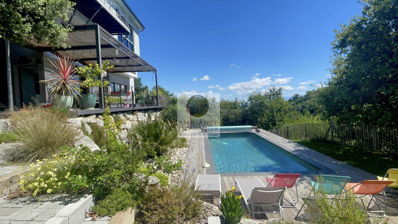 Maison - 167 m² - 7 pièces