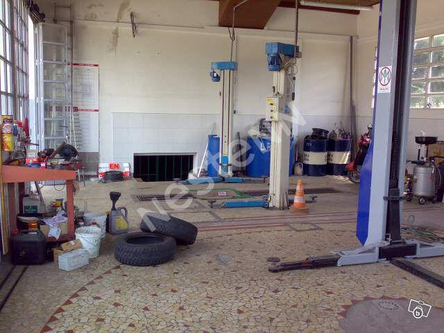 Local commercial - 150 m² - 5 pièces