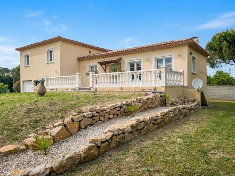 Villa - 108 m² - 5 pièces