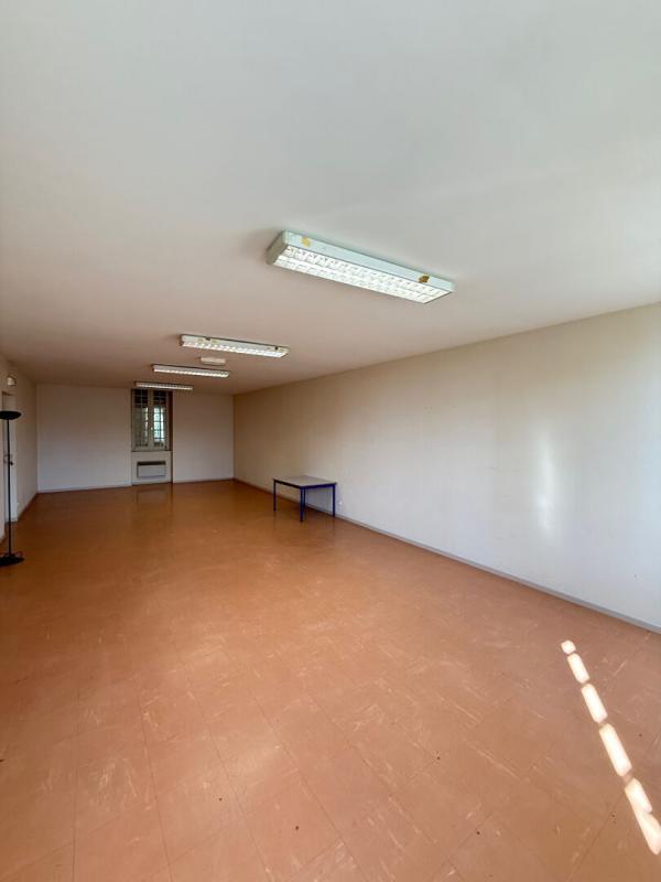 Maison - 260 m² - 7 pièces