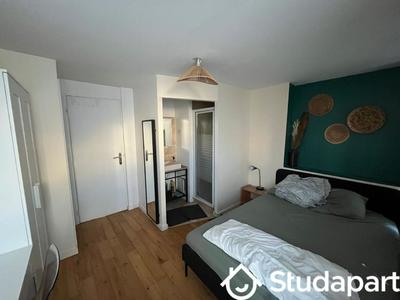 Chambre - 13 m² - 1 pièce