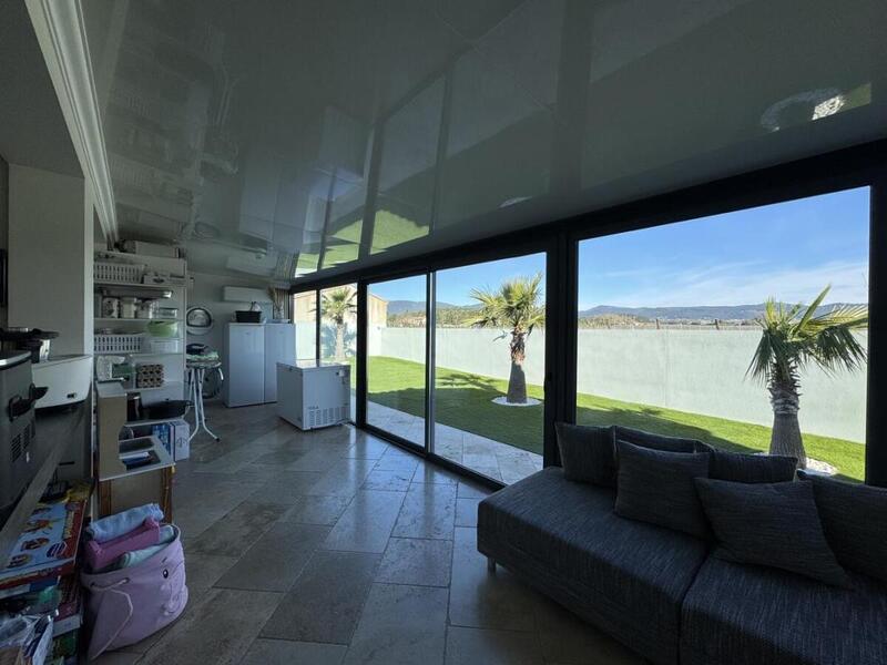 Maison - 318 m² - 9 pièces